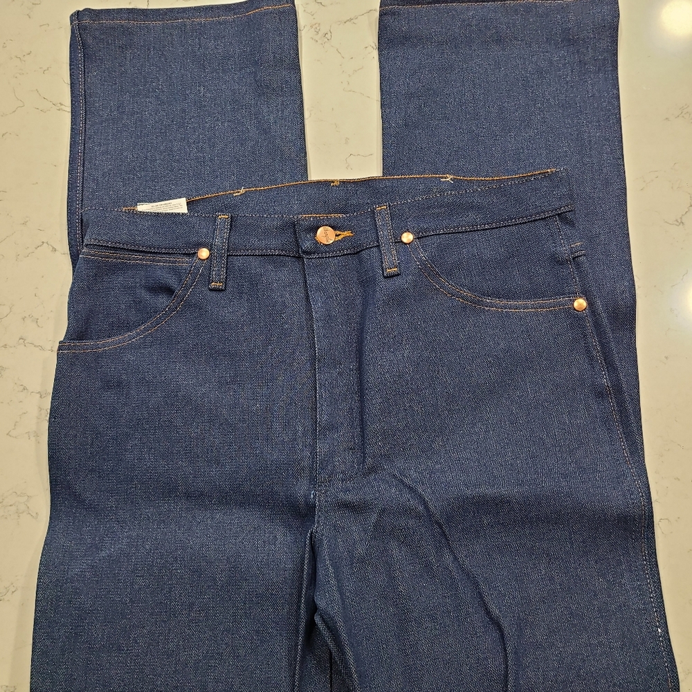 Wrangler's 936 Rigid Blue 34 x 33 Cowboy Cut - Picture 4 of 8